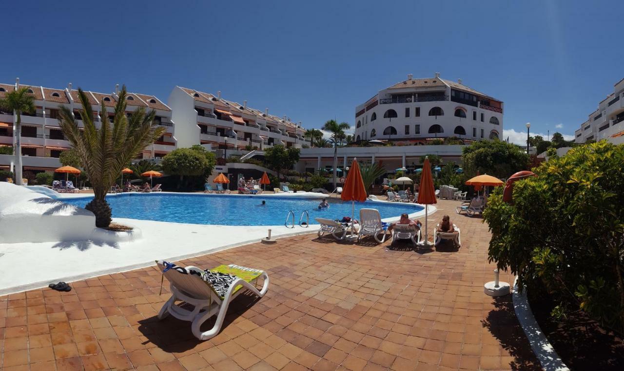 Ferienwohnung Beautiful Duplex With Heated Pool Playa de las Américas Exterior foto