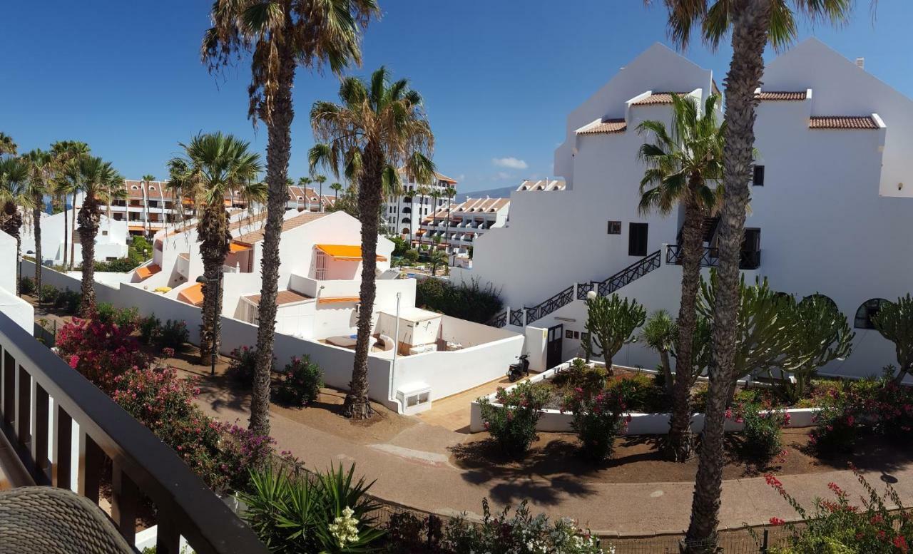 Ferienwohnung Beautiful Duplex With Heated Pool Playa de las Américas Exterior foto